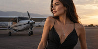 Collar avión de plata